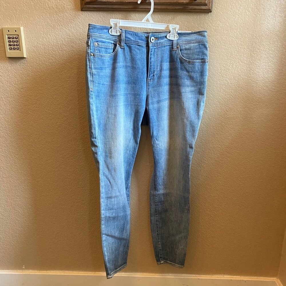 Womens INC Skinny Leg Curvy Fit Jeans- Size 12S (short)